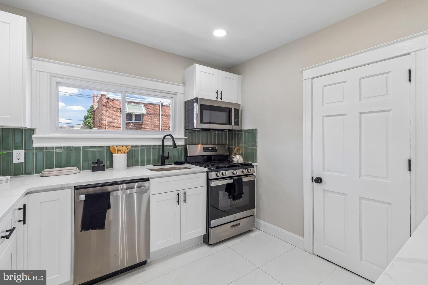 7837 Provident Street photo 8