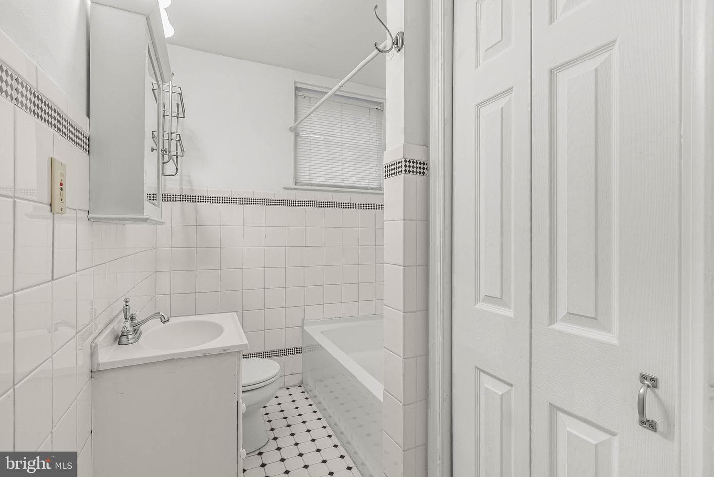 1910 Fairmount Avenue #b (1r) photo 5