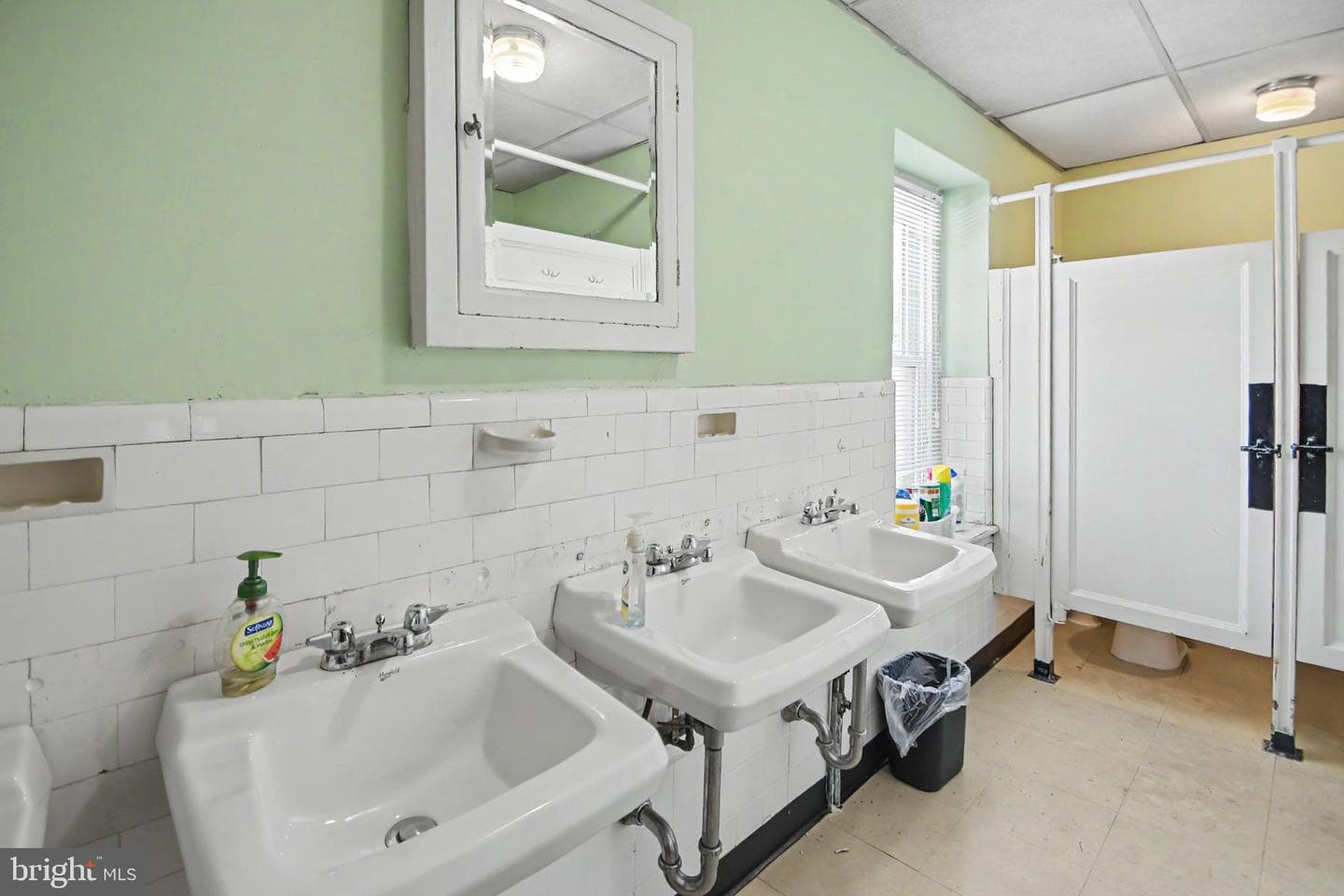 45 W Logan Street photo 32