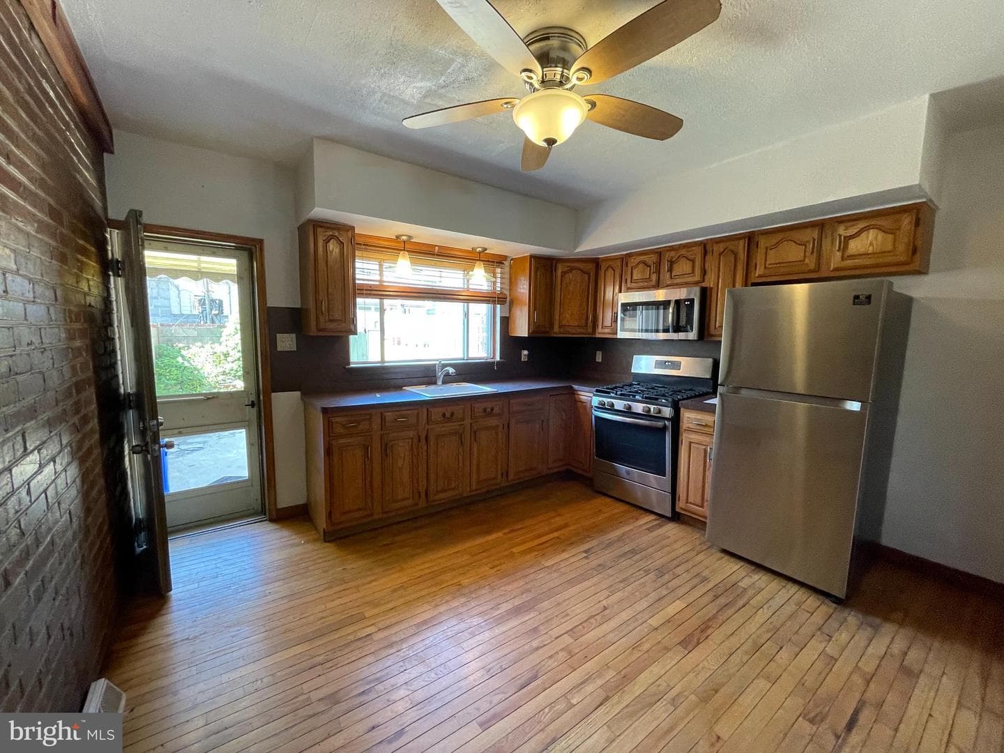 344 Wolf Street photo 4