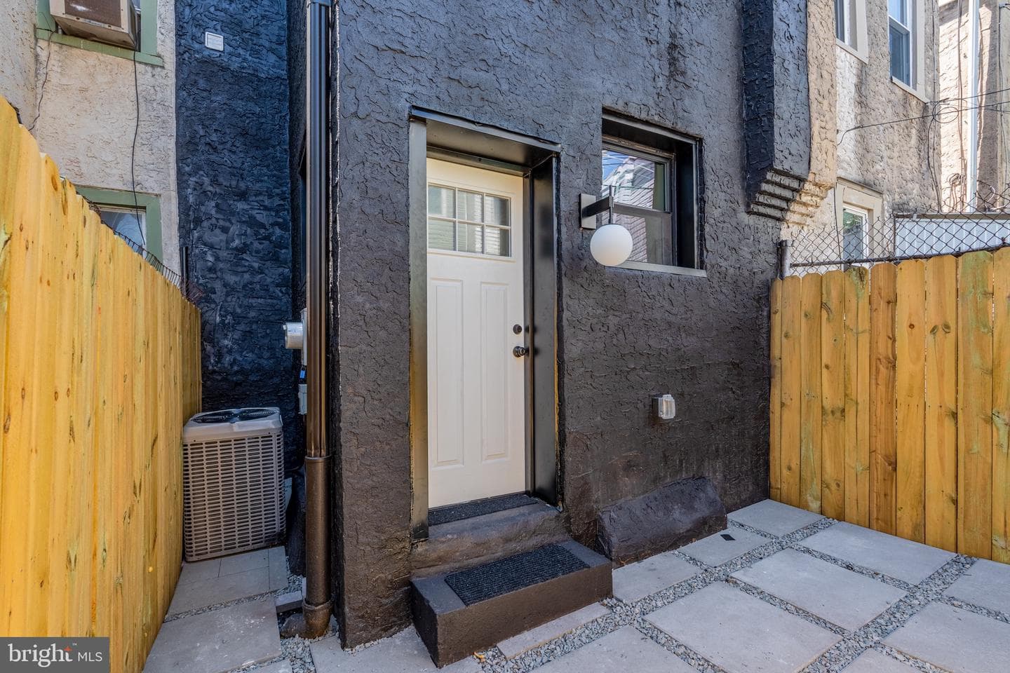 1405 N Corlies Street photo 28
