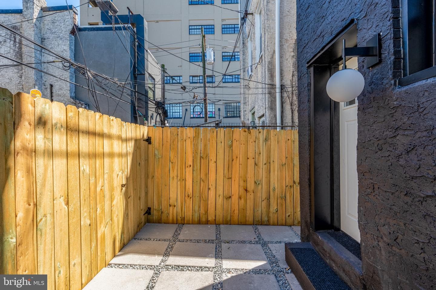 1405 N Corlies Street photo 30