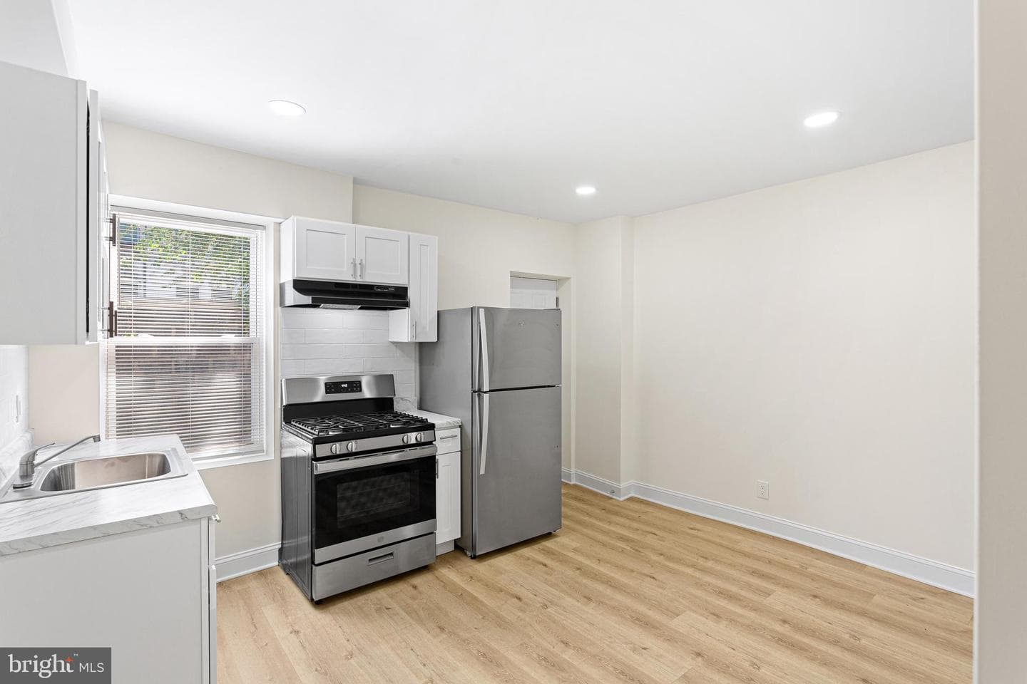 5810 Wakefield Street photo 3