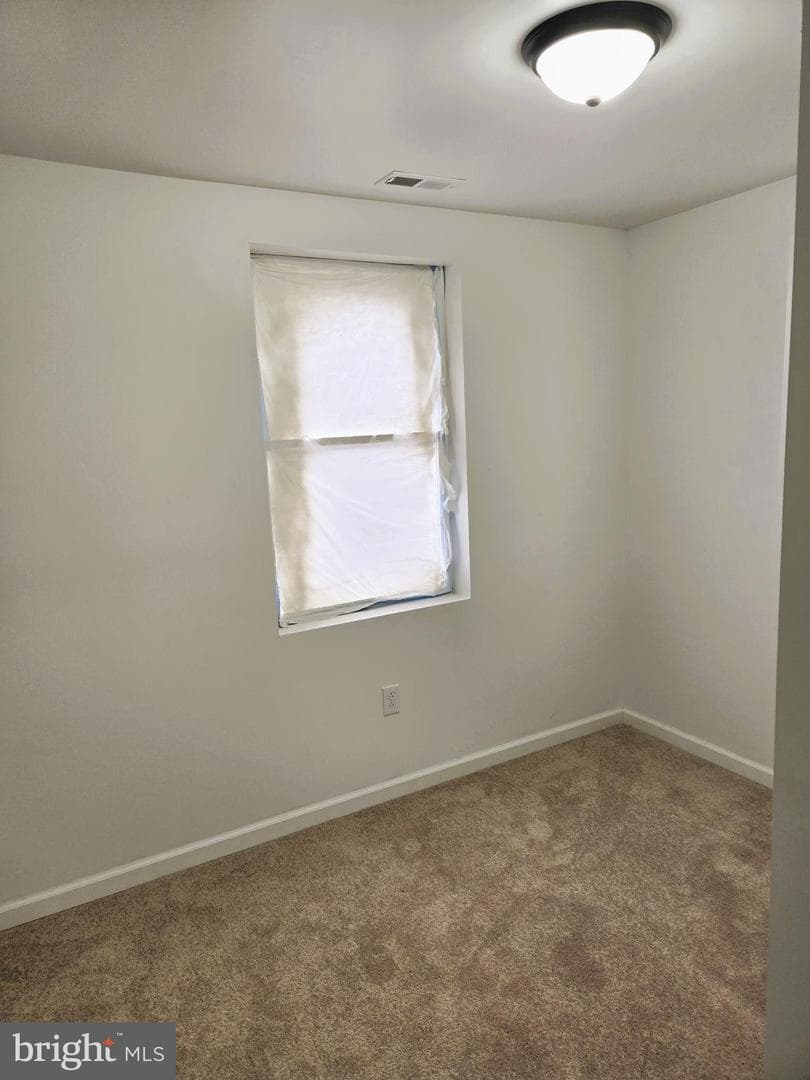 1632 S Lindenwood Street photo 8