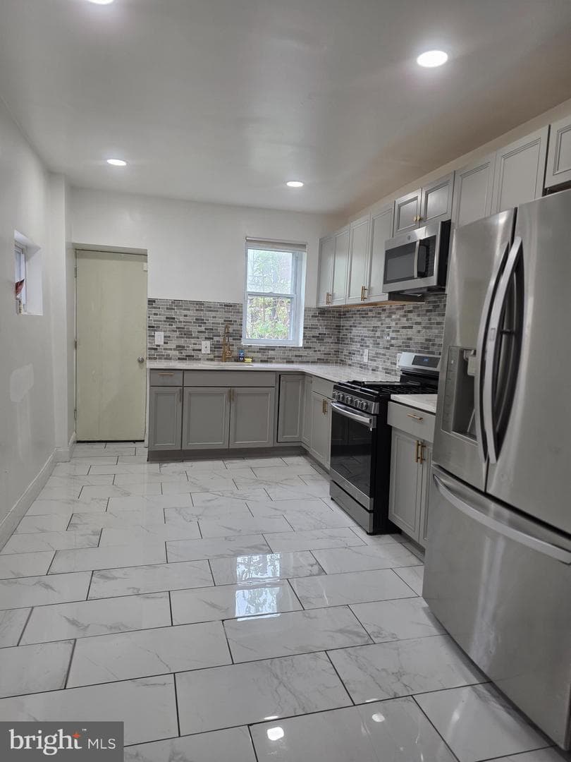 5336 Delancey Street photo 9
