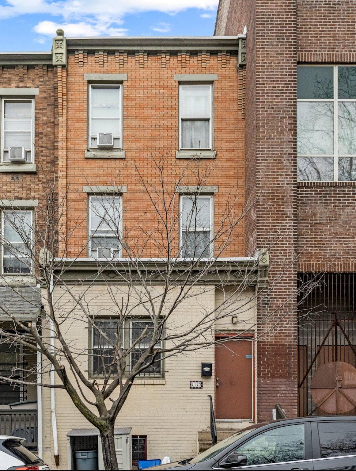 4123 Woodland Avenue, Philadelphia
