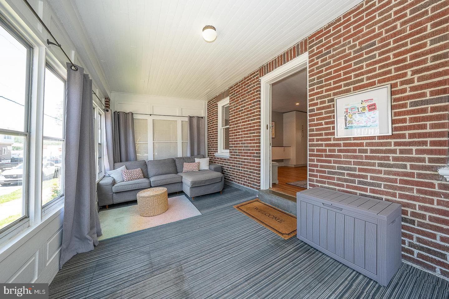 4011 Mitchell Street photo 3