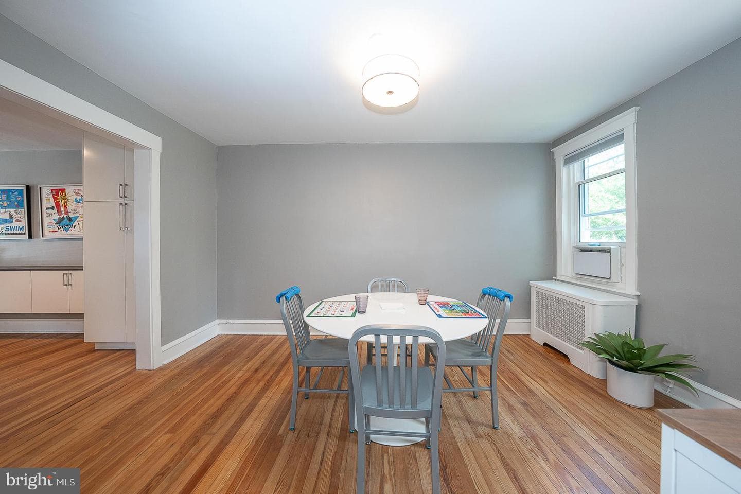 4011 Mitchell Street photo 7