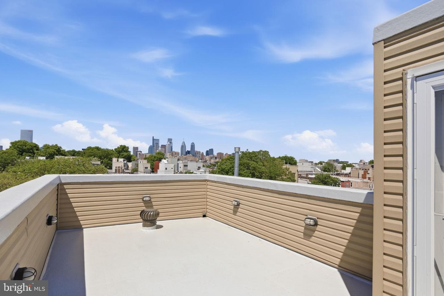 2340 Greenwich Street photo 24