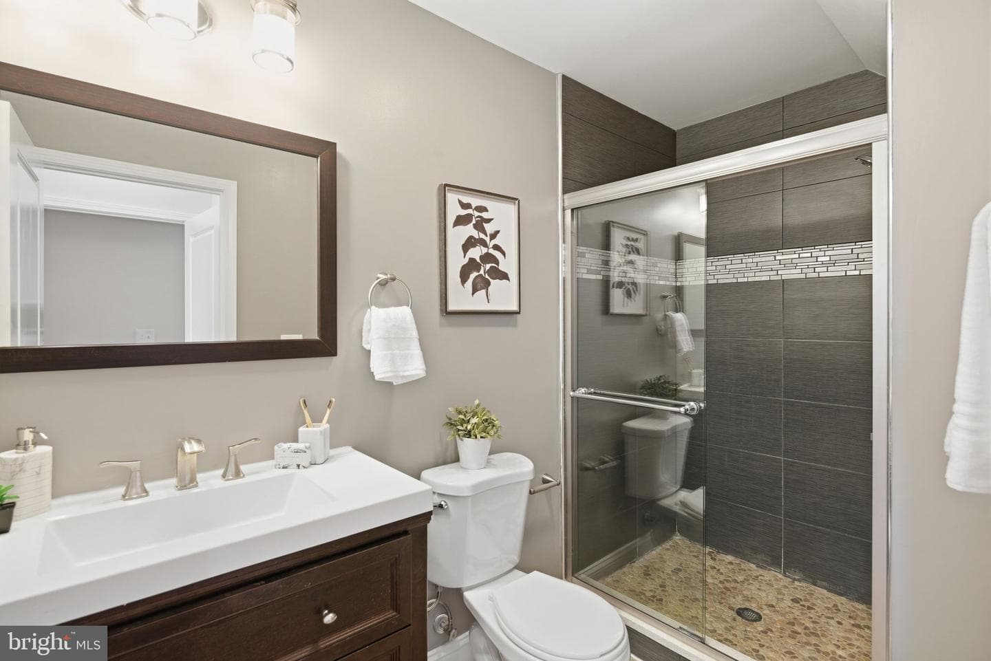 2340 Greenwich Street photo 25