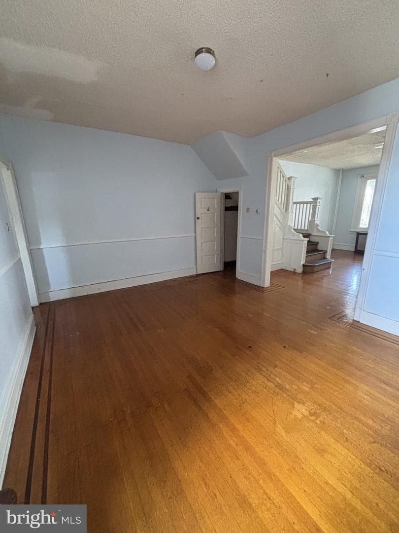 4636 Oakland Street photo 3