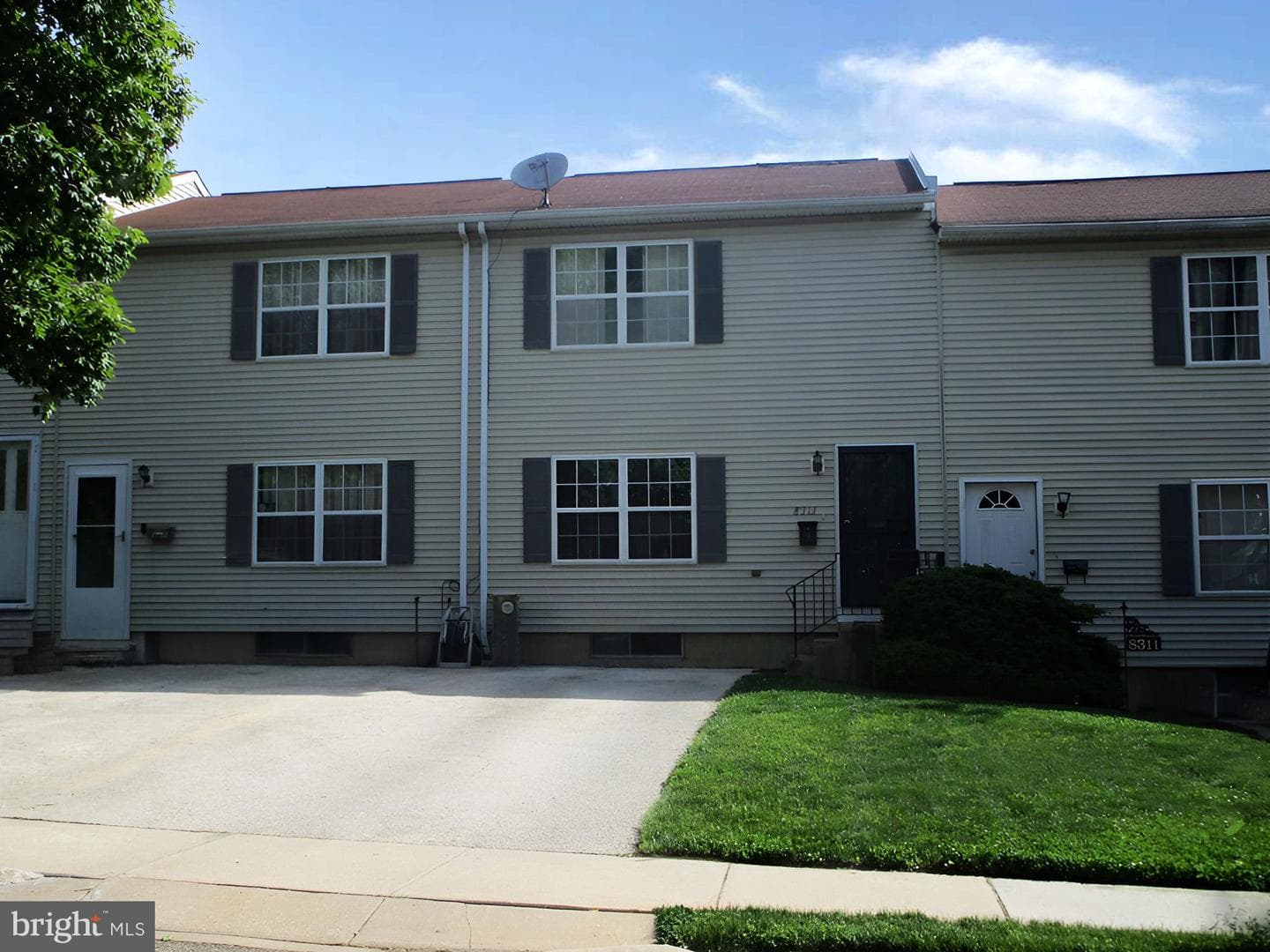 8313 Woolston Avenue photo 3
