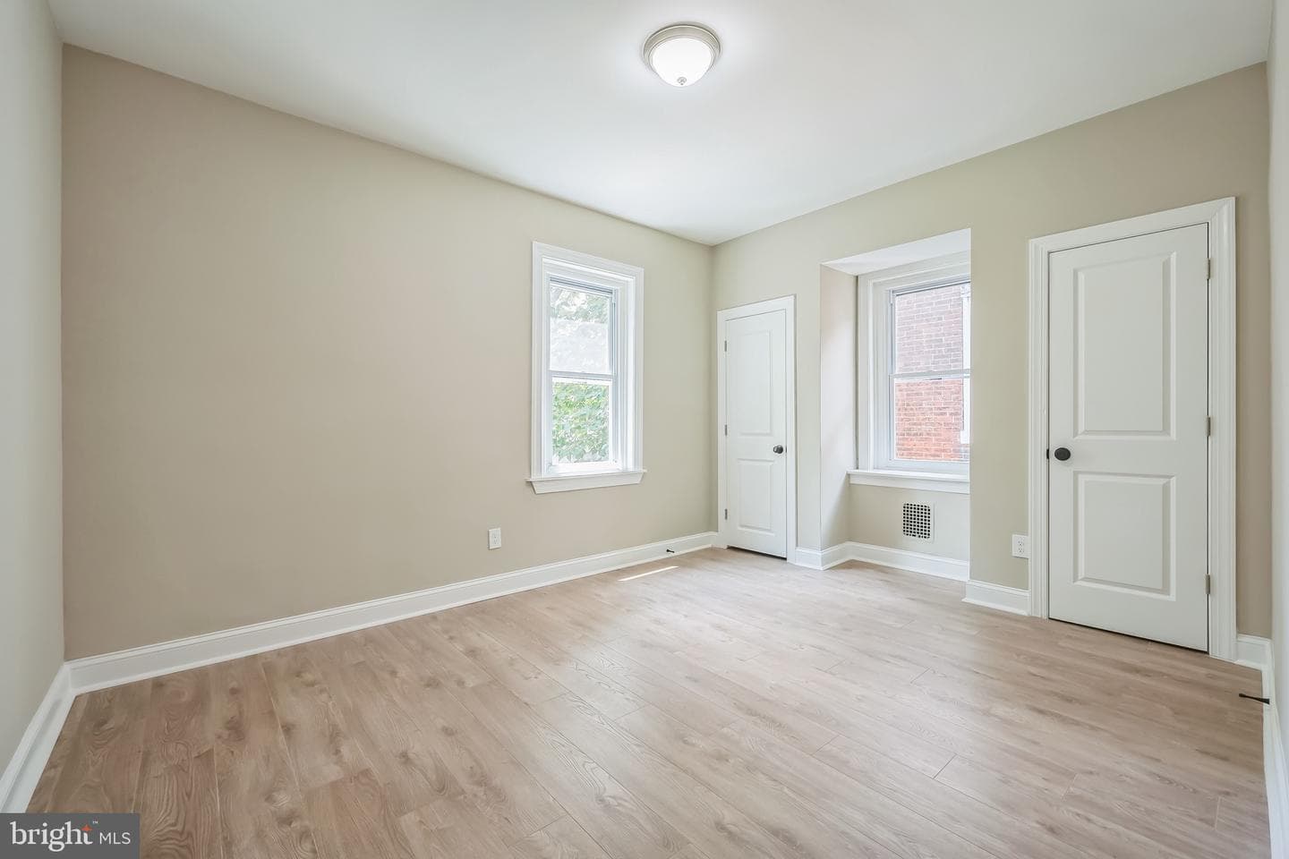 1220 S 52nd Street photo 17