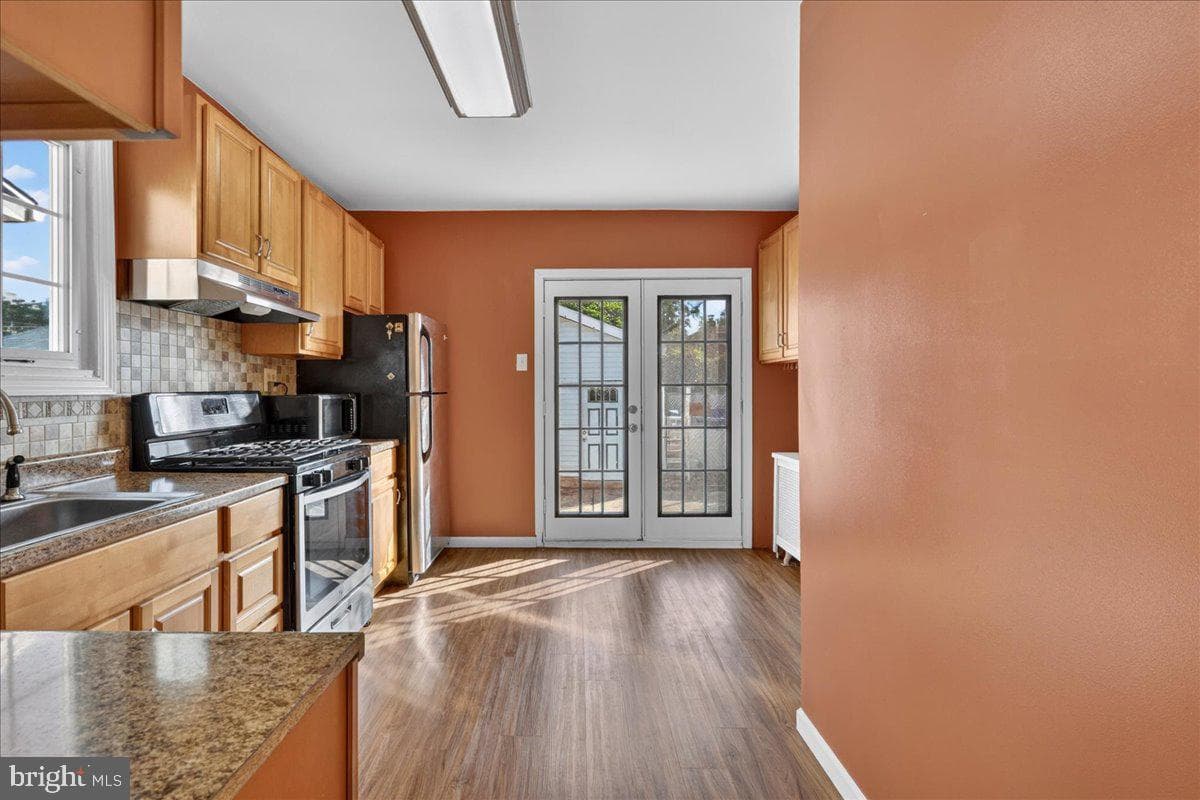 1425 Bleigh Avenue photo 9