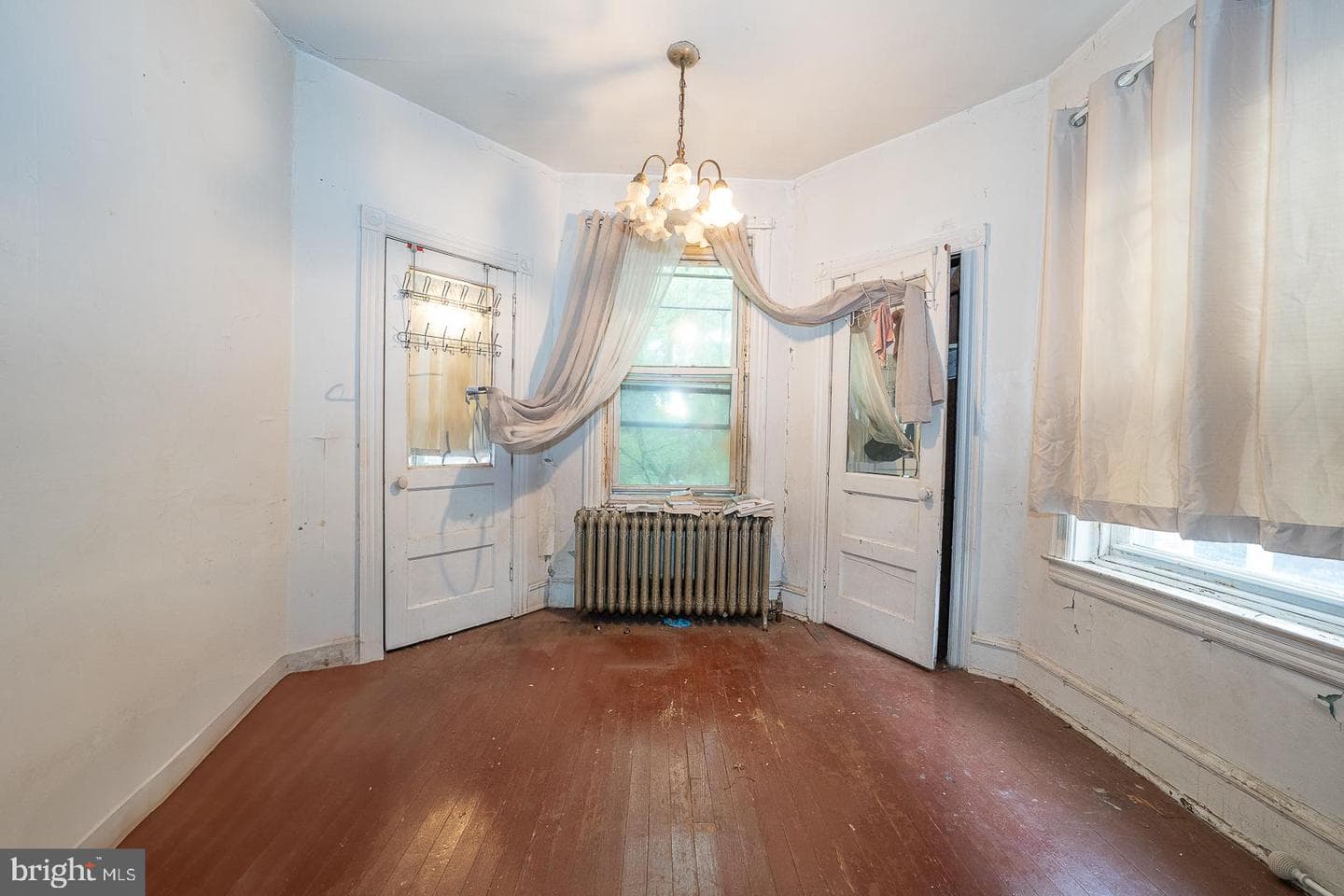 405 W Penn Street photo 12