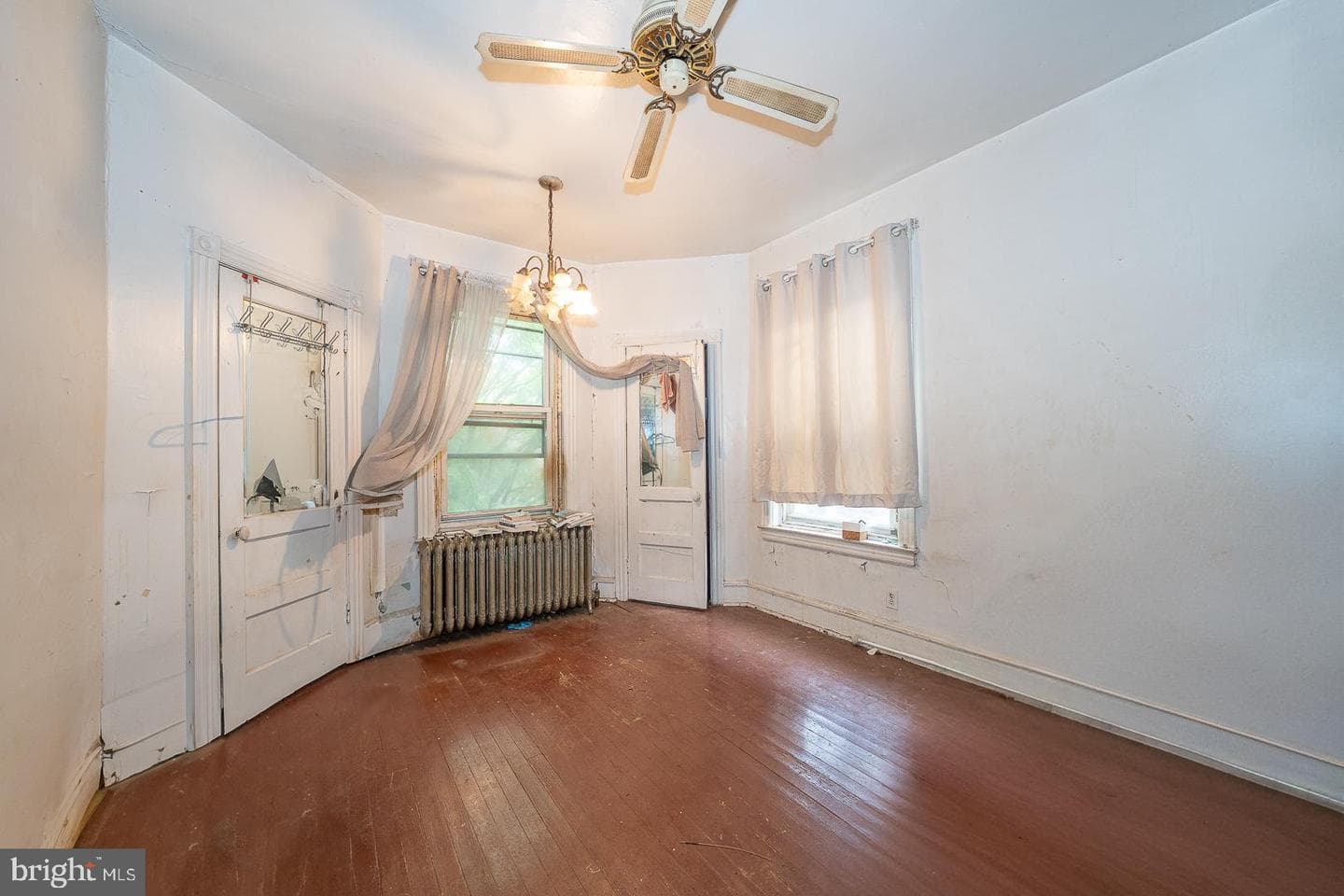 405 W Penn Street photo 17