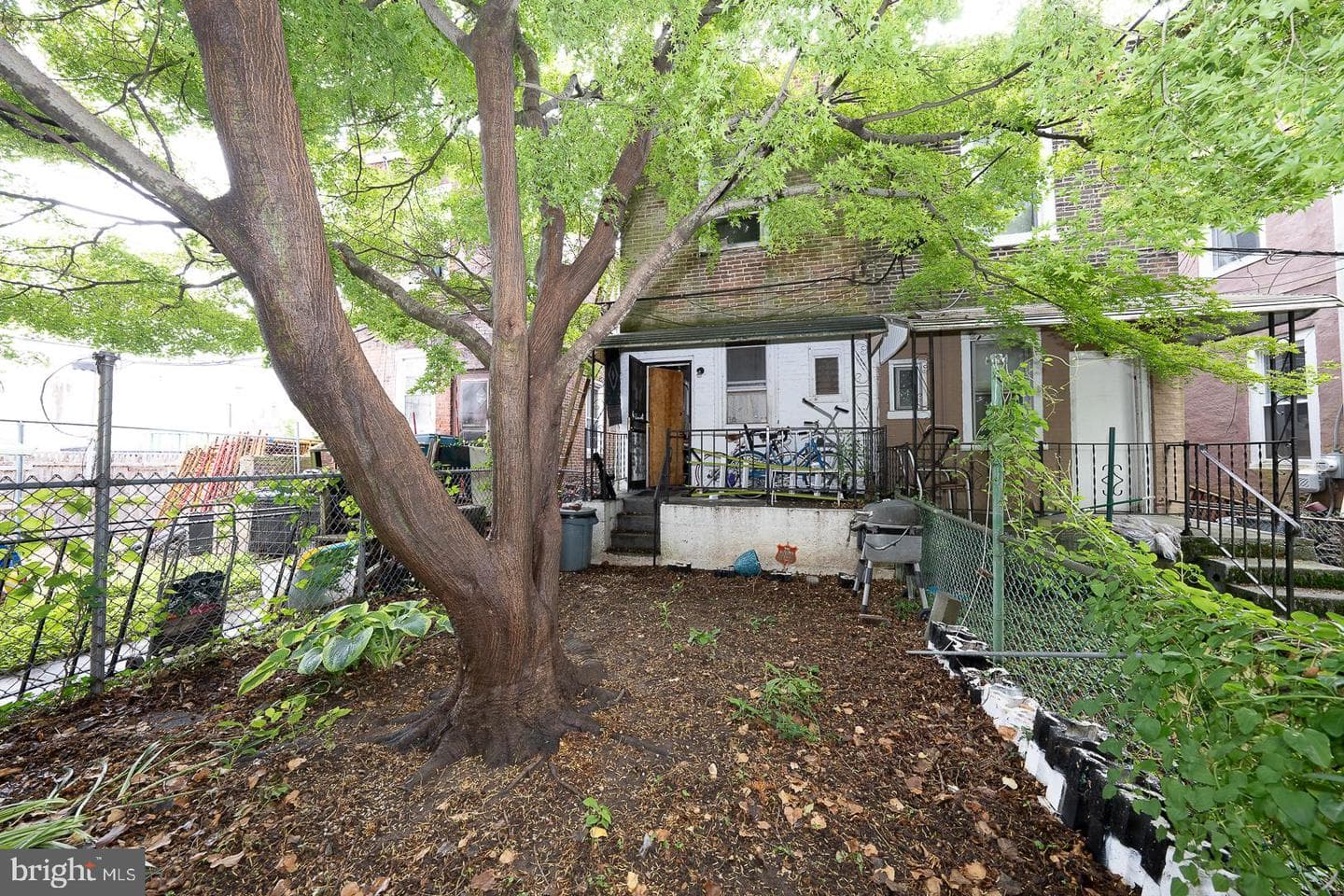 405 W Penn Street photo 4