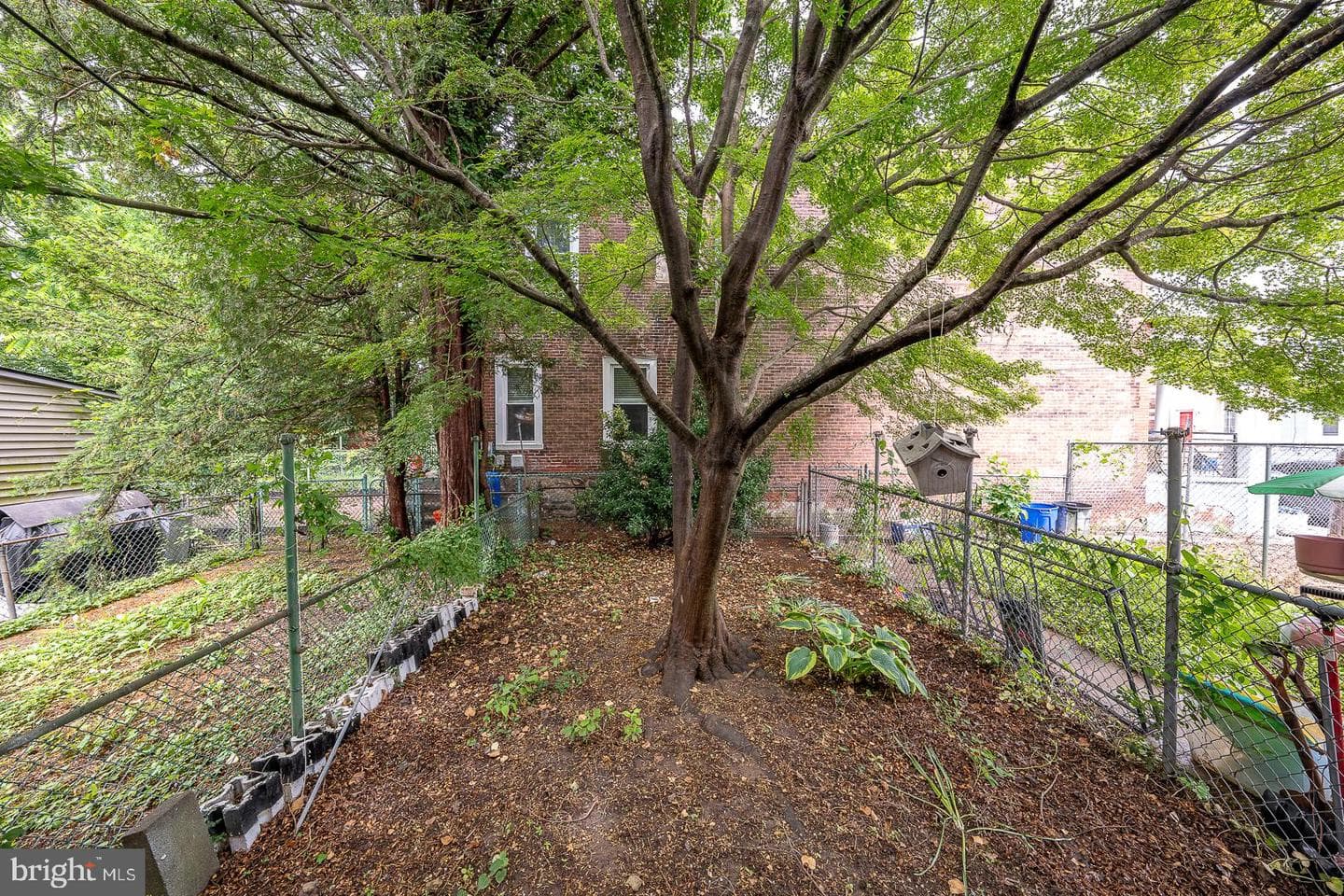 405 W Penn Street photo 5
