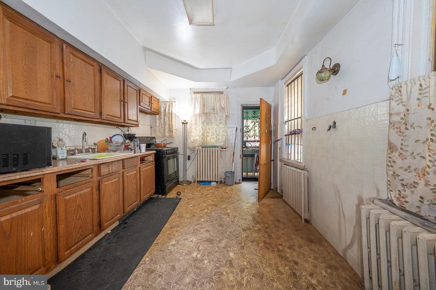 405 W Penn Street photo 9