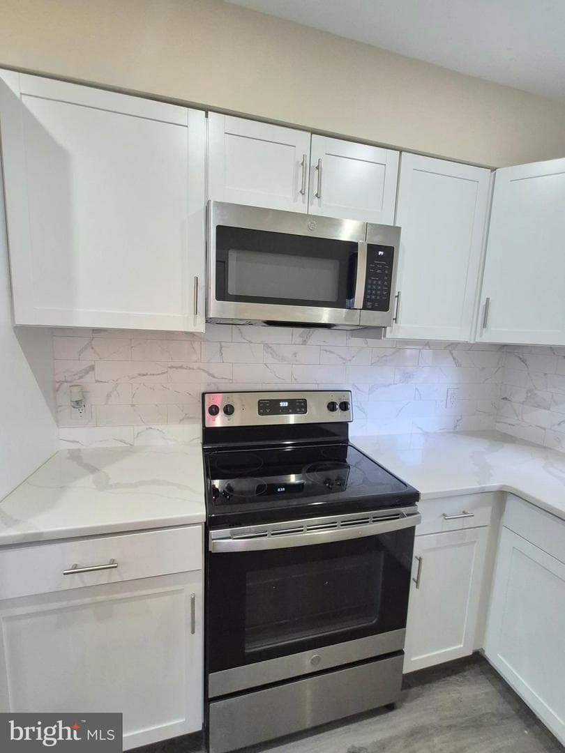 6136 Walker Street photo 6