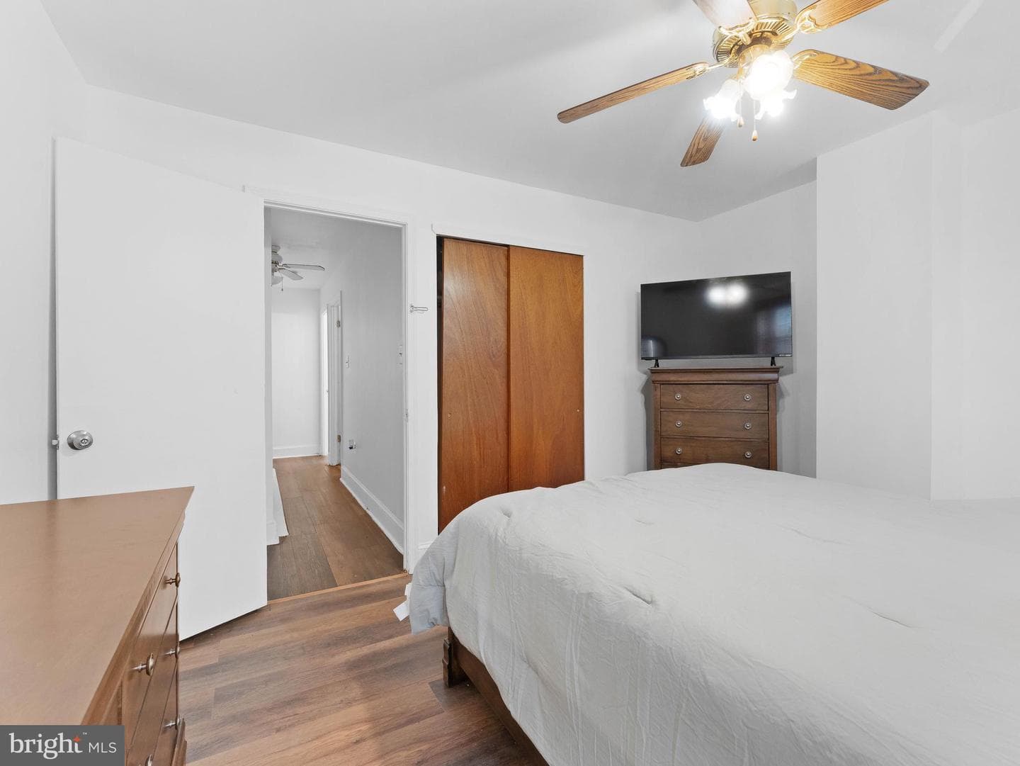 1337 S May Street photo 10