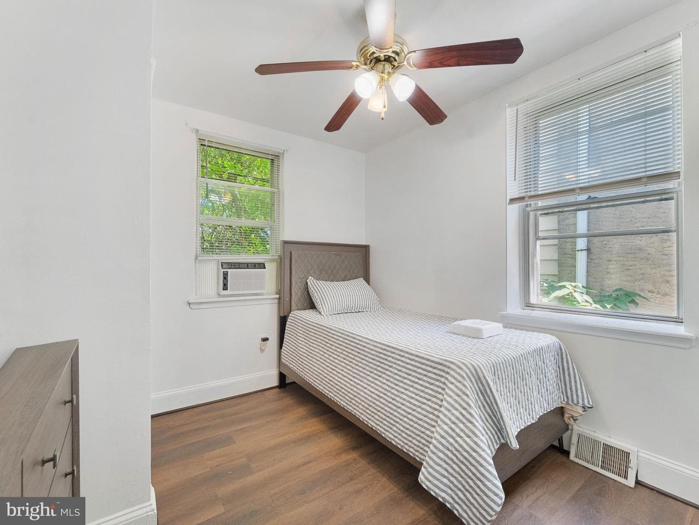 1337 S May Street photo 13
