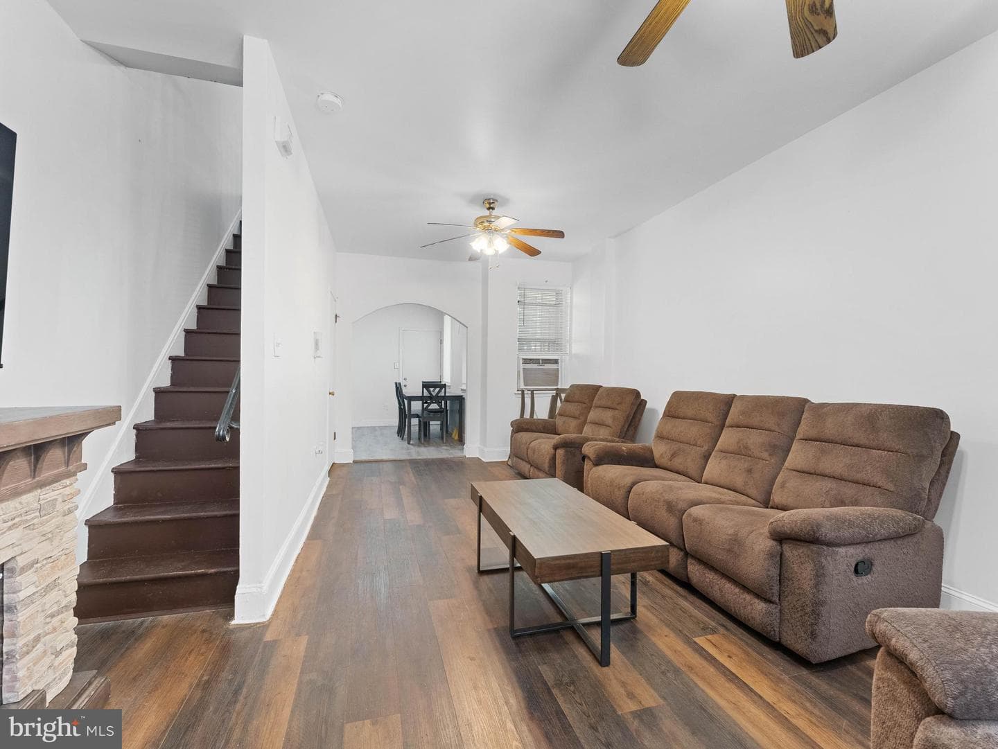 1337 S May Street photo 3