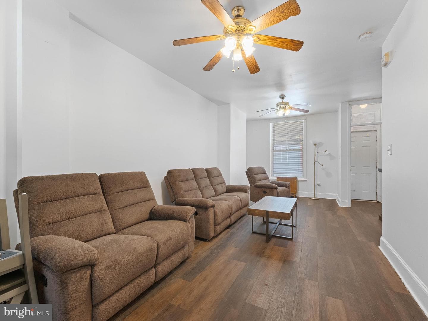 1337 S May Street photo 5
