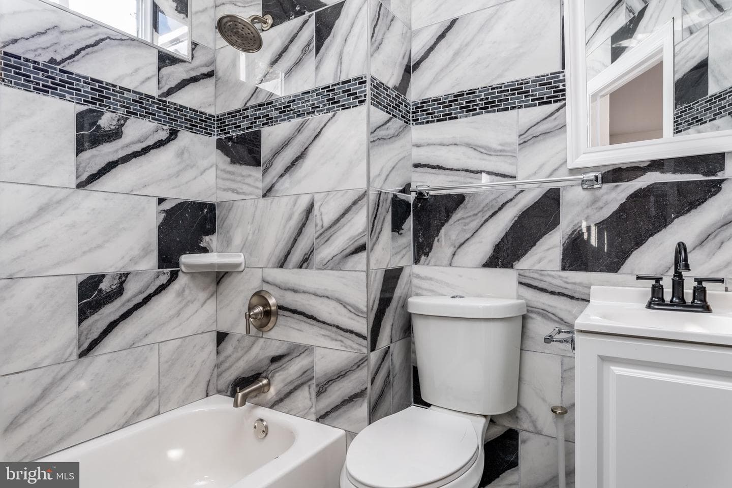 1540 N Hollywood Street photo 11