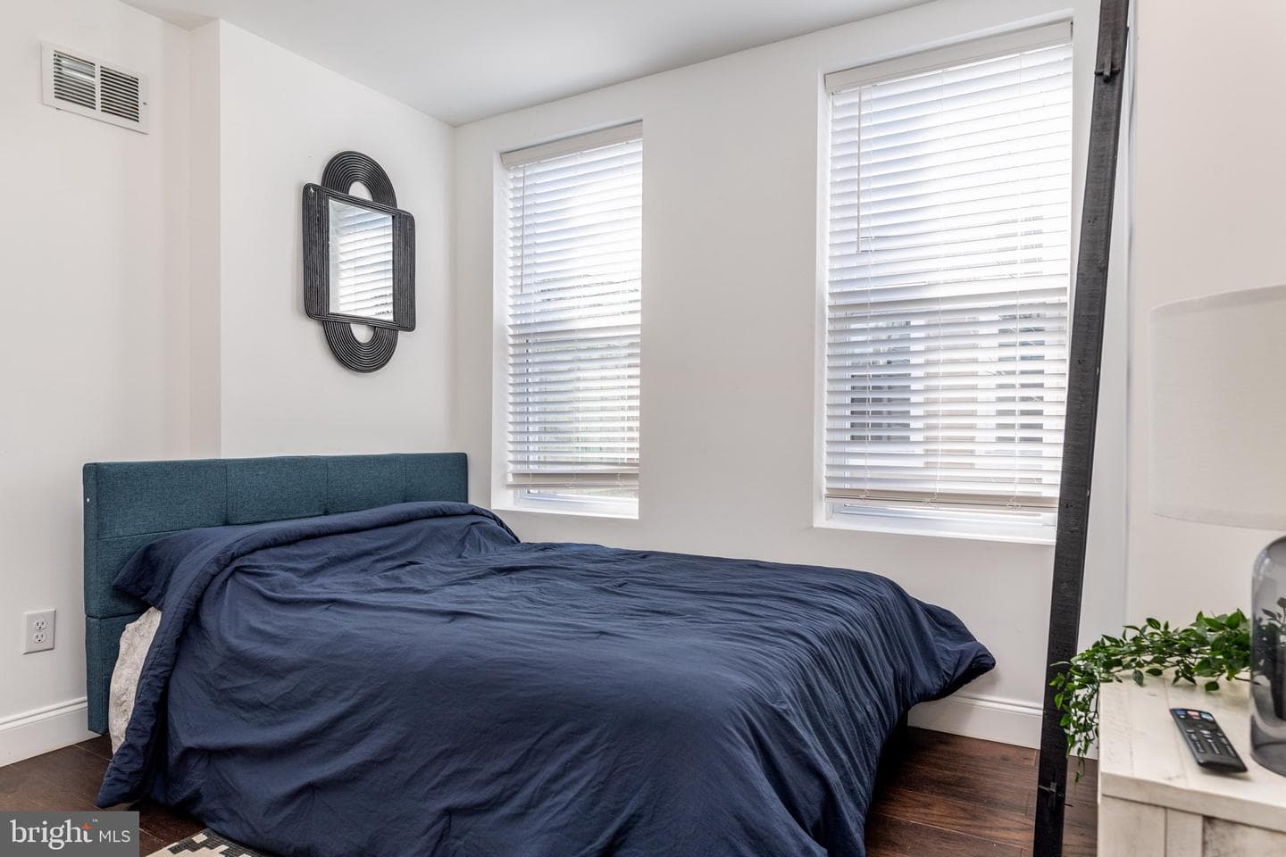 1540 N Hollywood Street photo 13