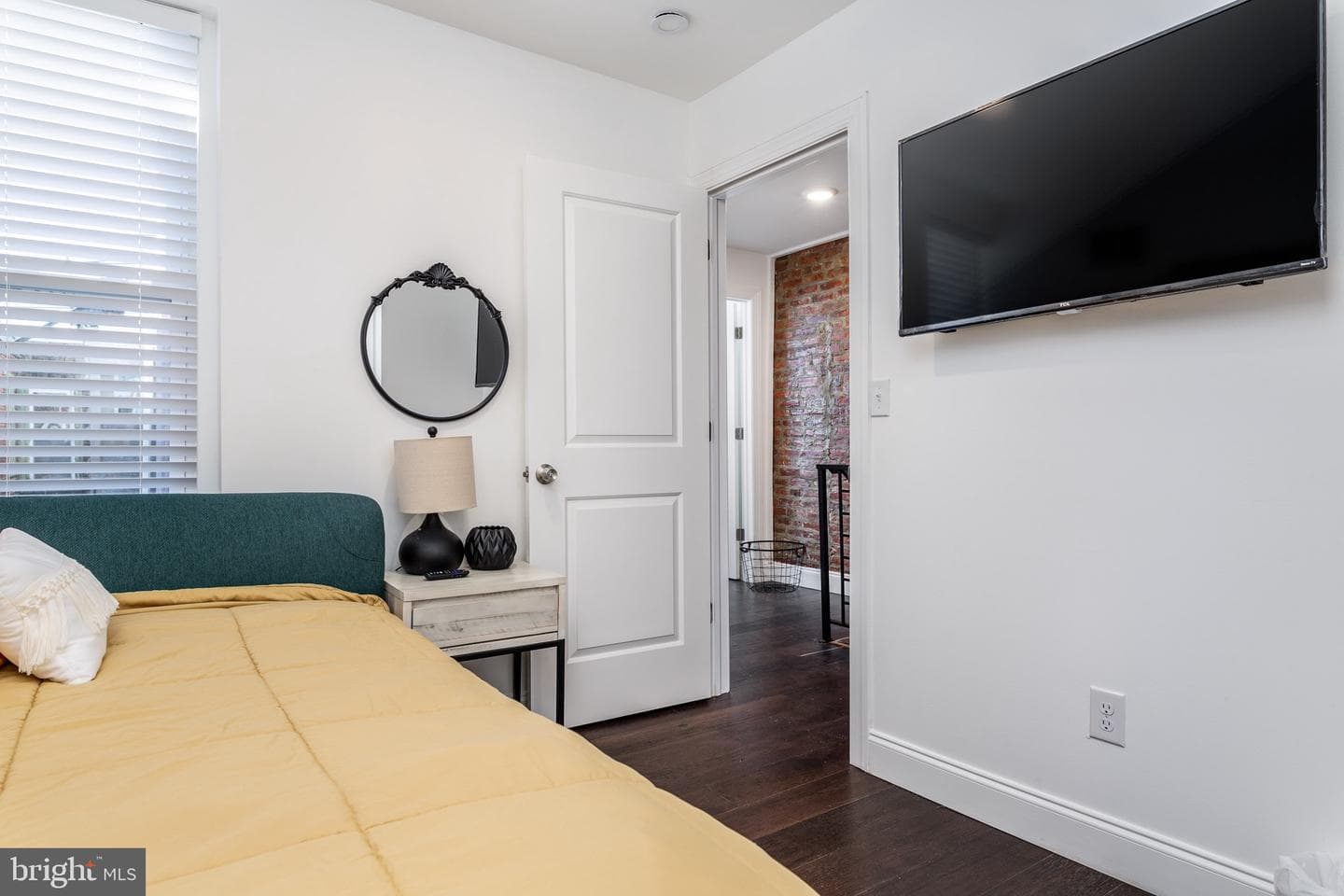 1540 N Hollywood Street photo 15