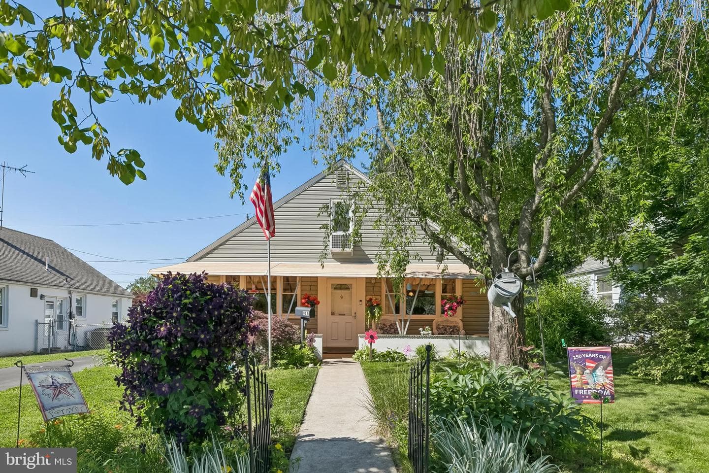 918 Griffith Street photo 6