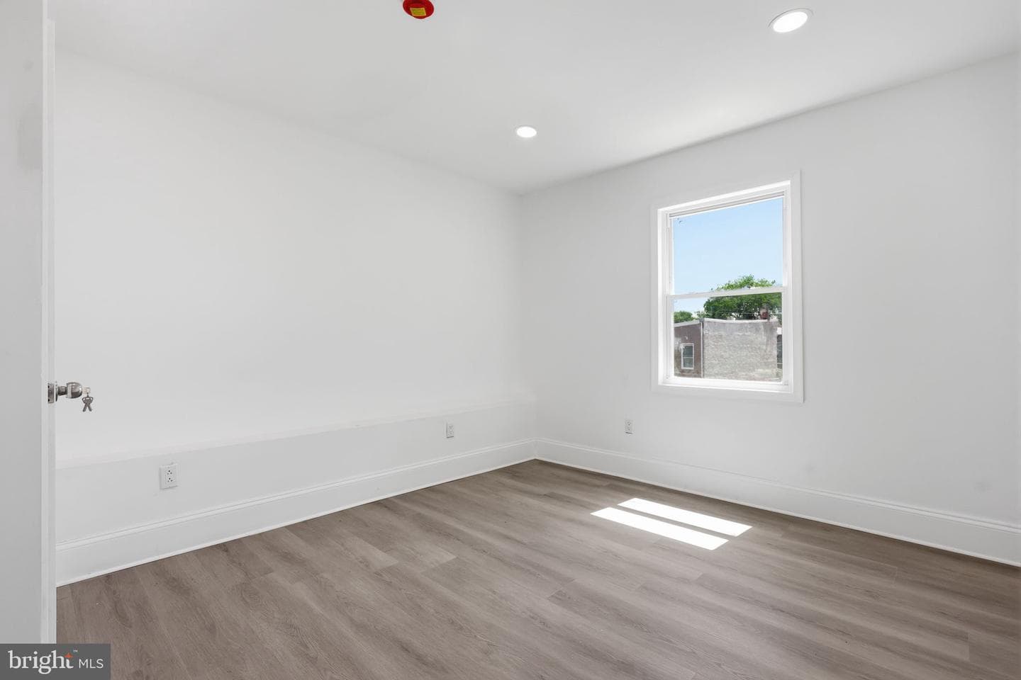 1820 Plum photo 15