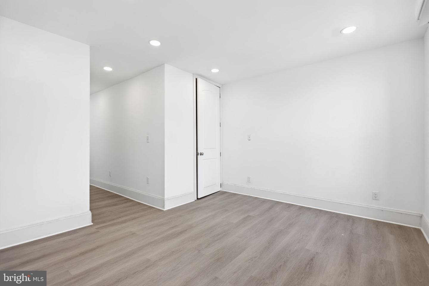1820 Plum photo 24