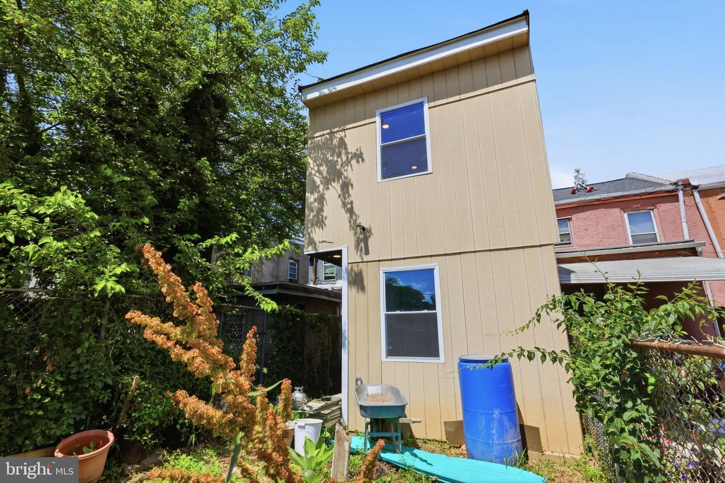 1820 Plum photo 28