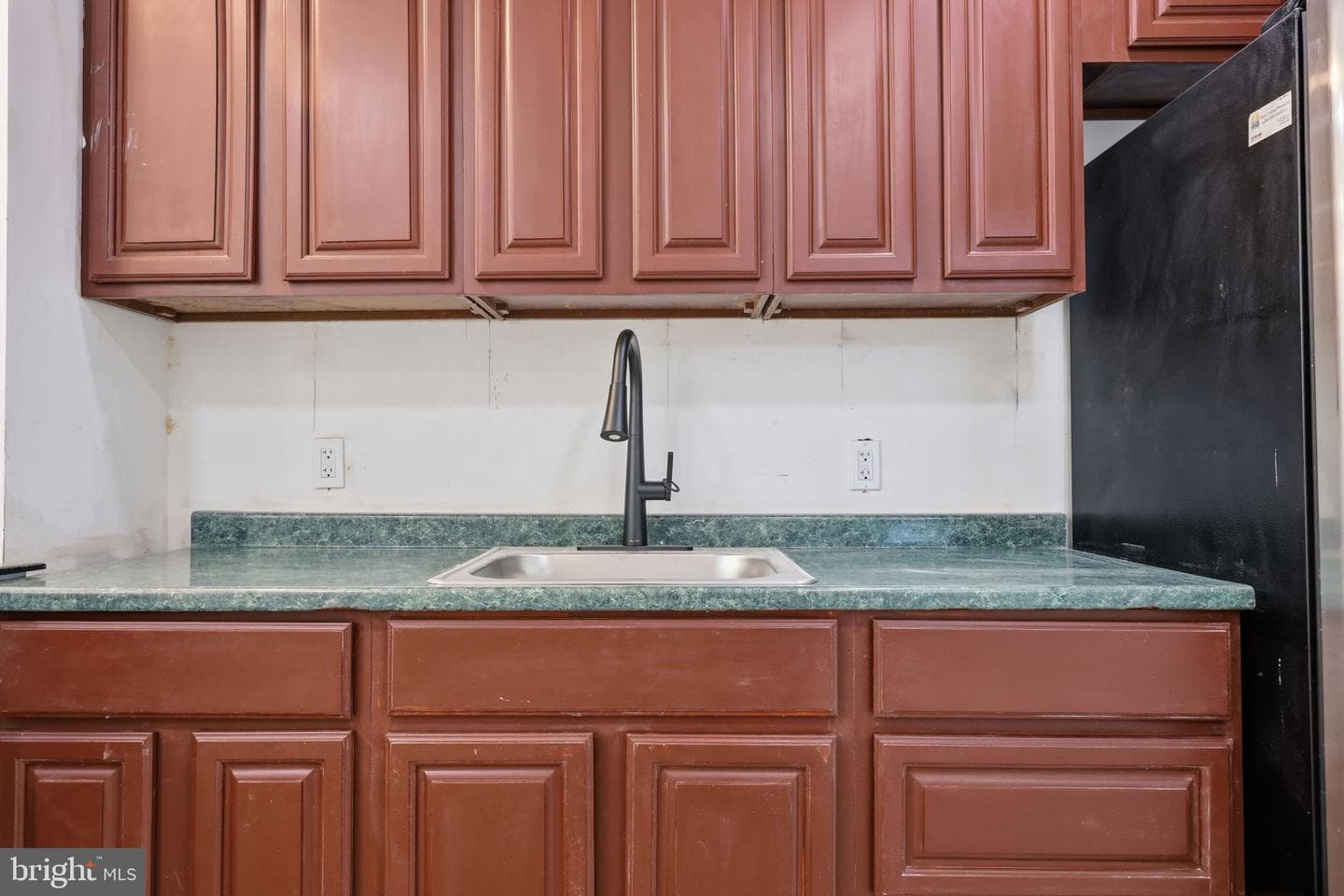 1820 Plum photo 9