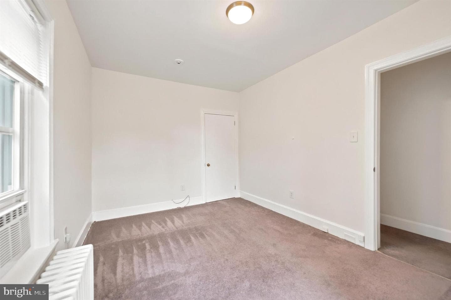 114 W Salaignac Street photo 13