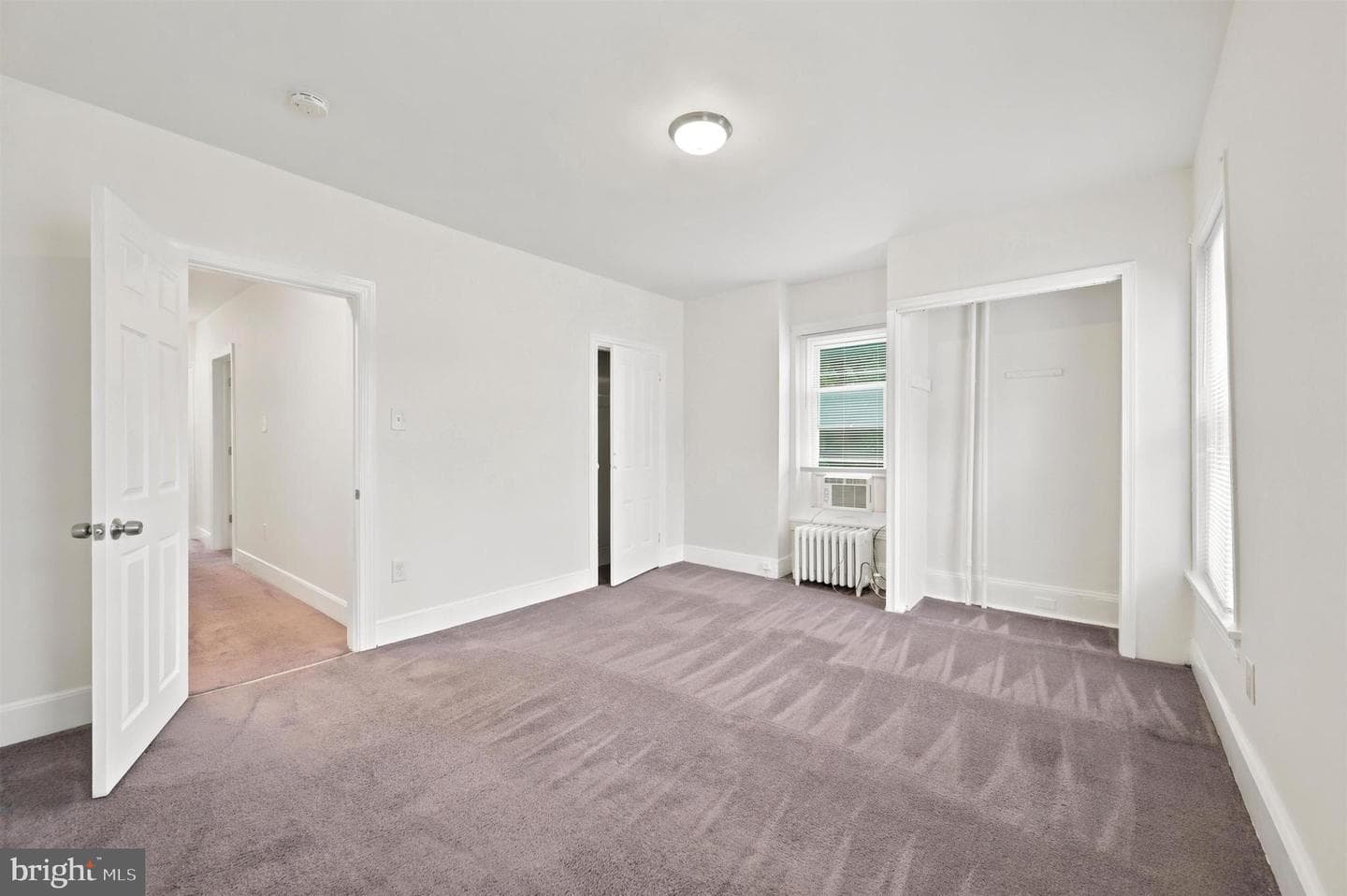 114 W Salaignac Street photo 16