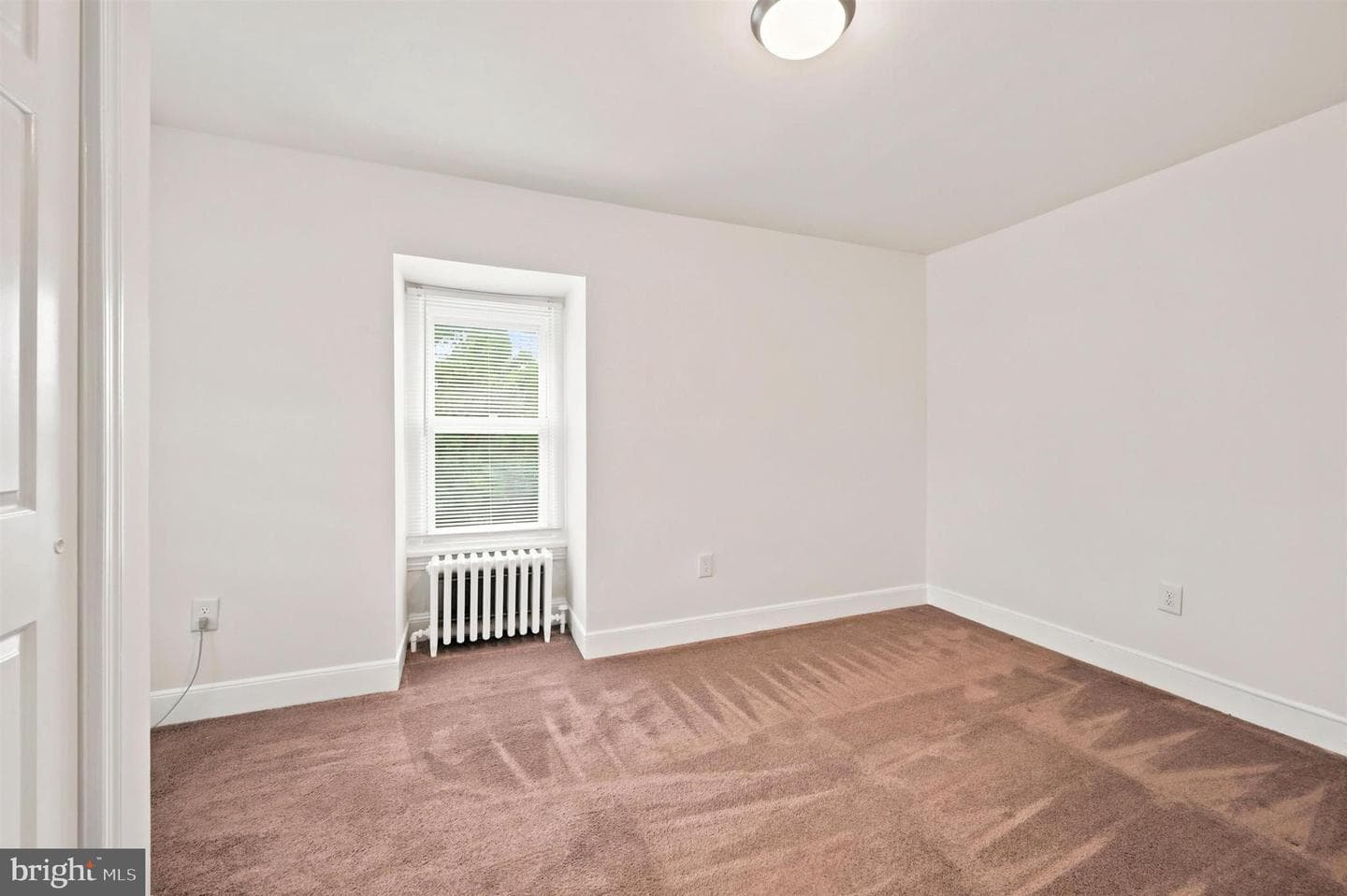 114 W Salaignac Street photo 18