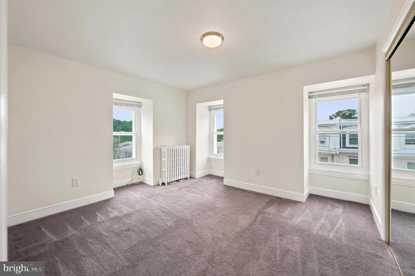 114 W Salaignac Street photo 19