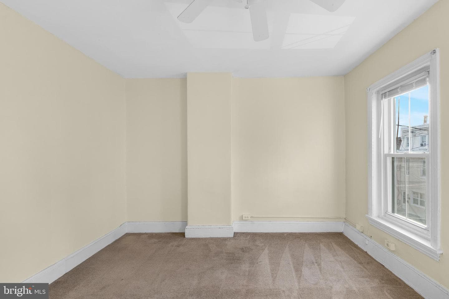 122 W Salaignac Street photo 18