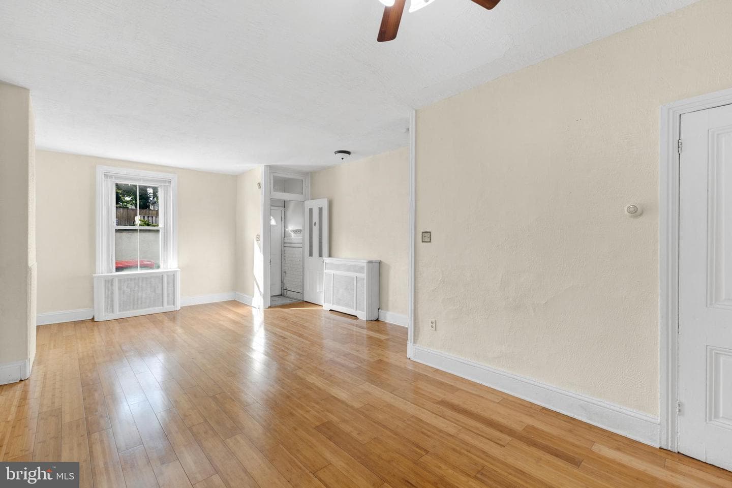 122 W Salaignac Street photo 6