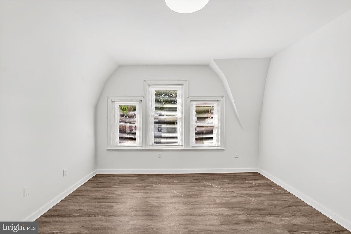 216 W Penn Street photo 24