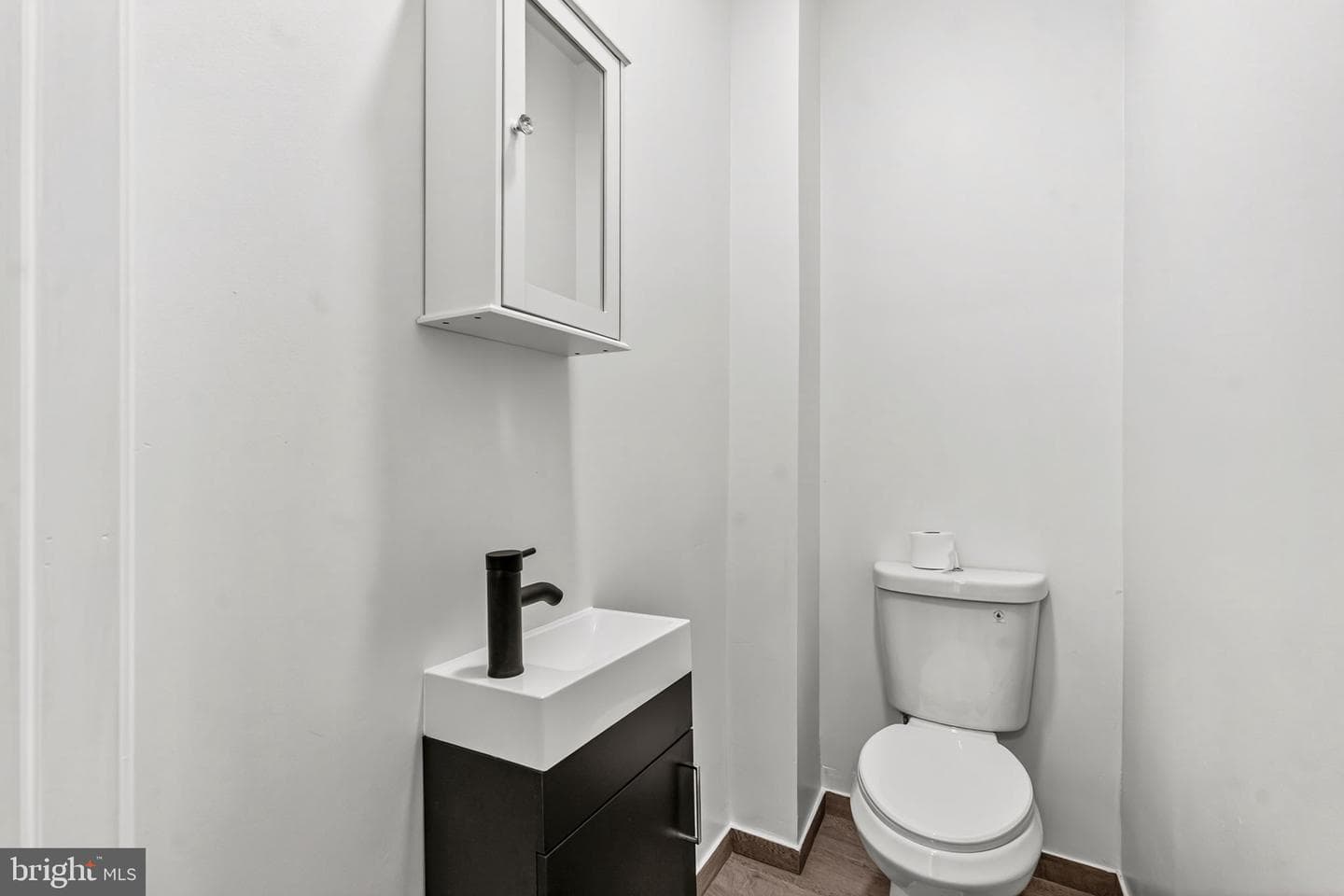 216 W Penn Street photo 25