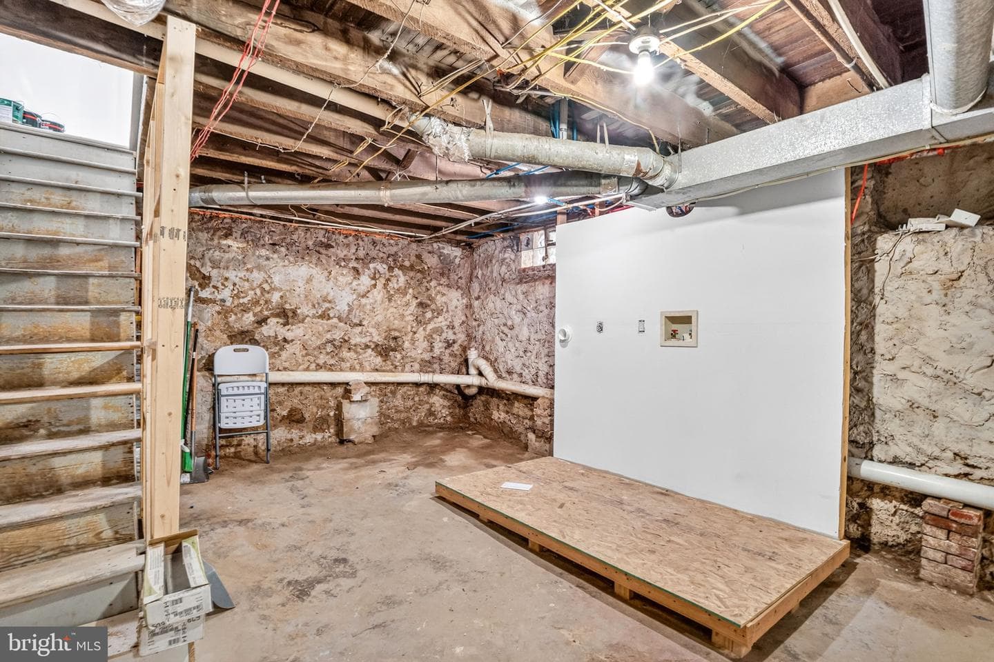 216 W Penn Street photo 31