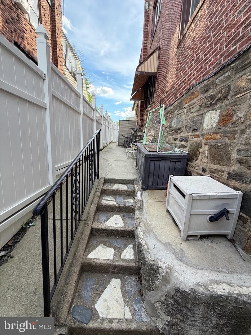 1103 Kenwyn Street photo 31