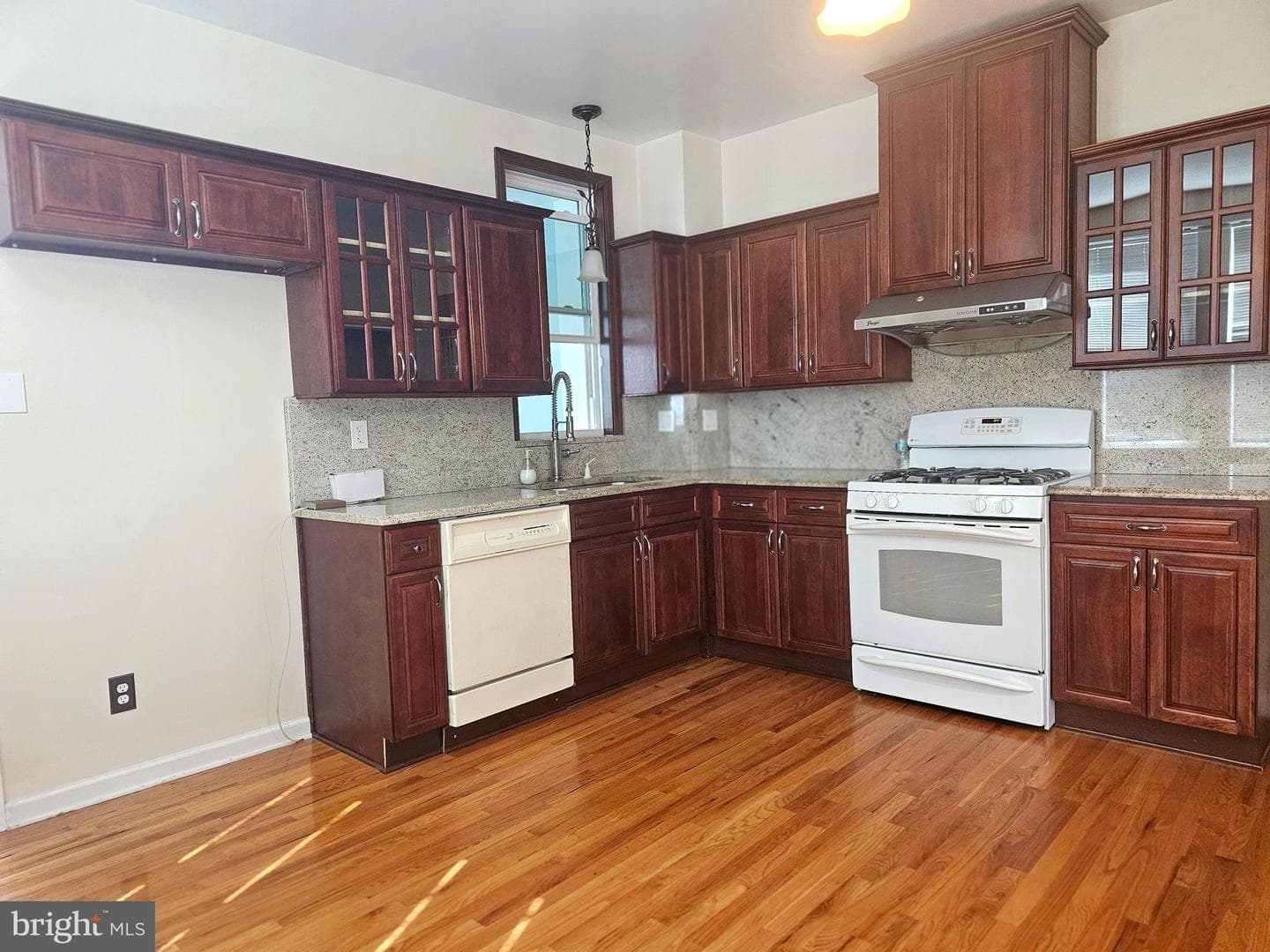 424 Fanshawe Street photo 12