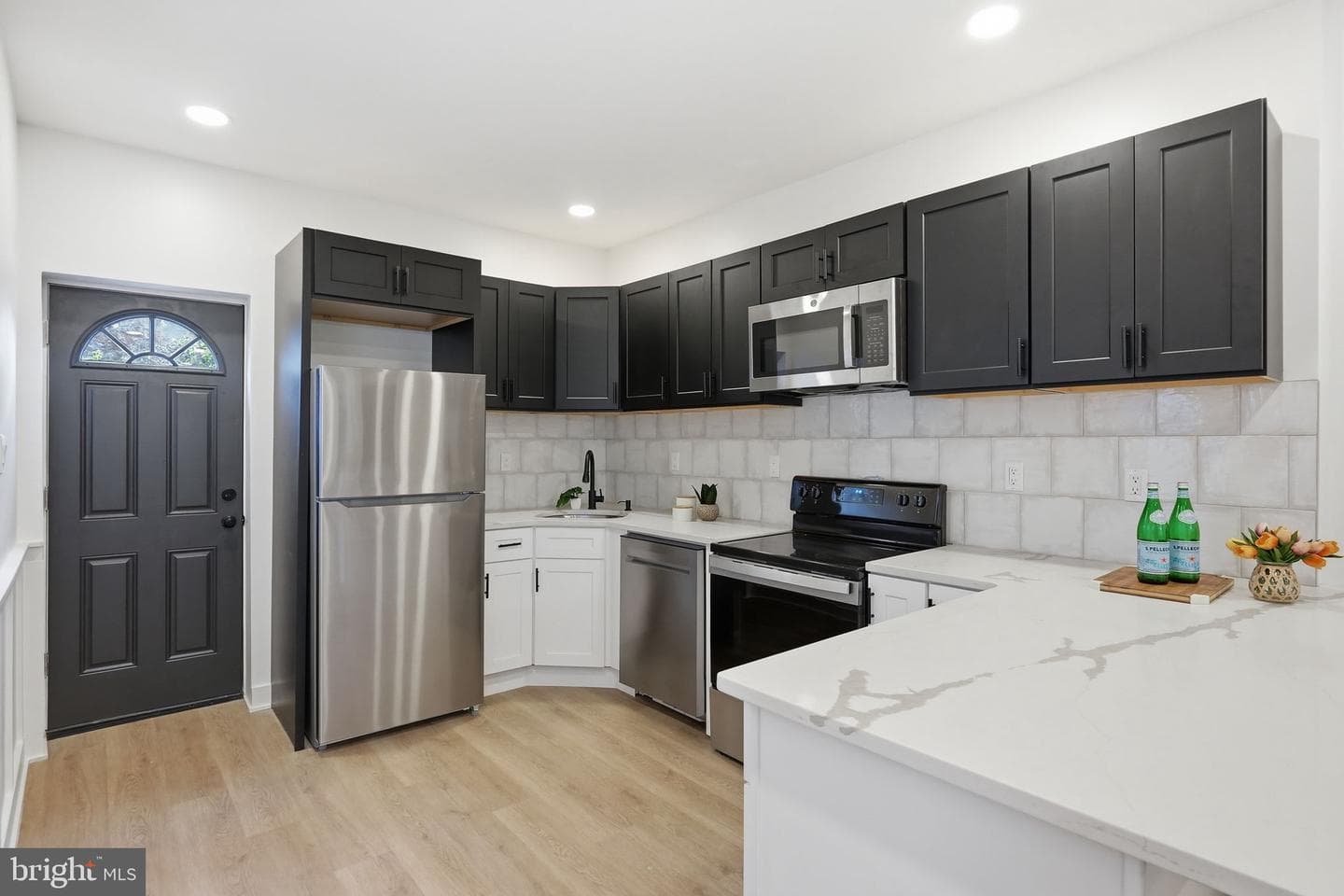 5430 Addison Street photo 13