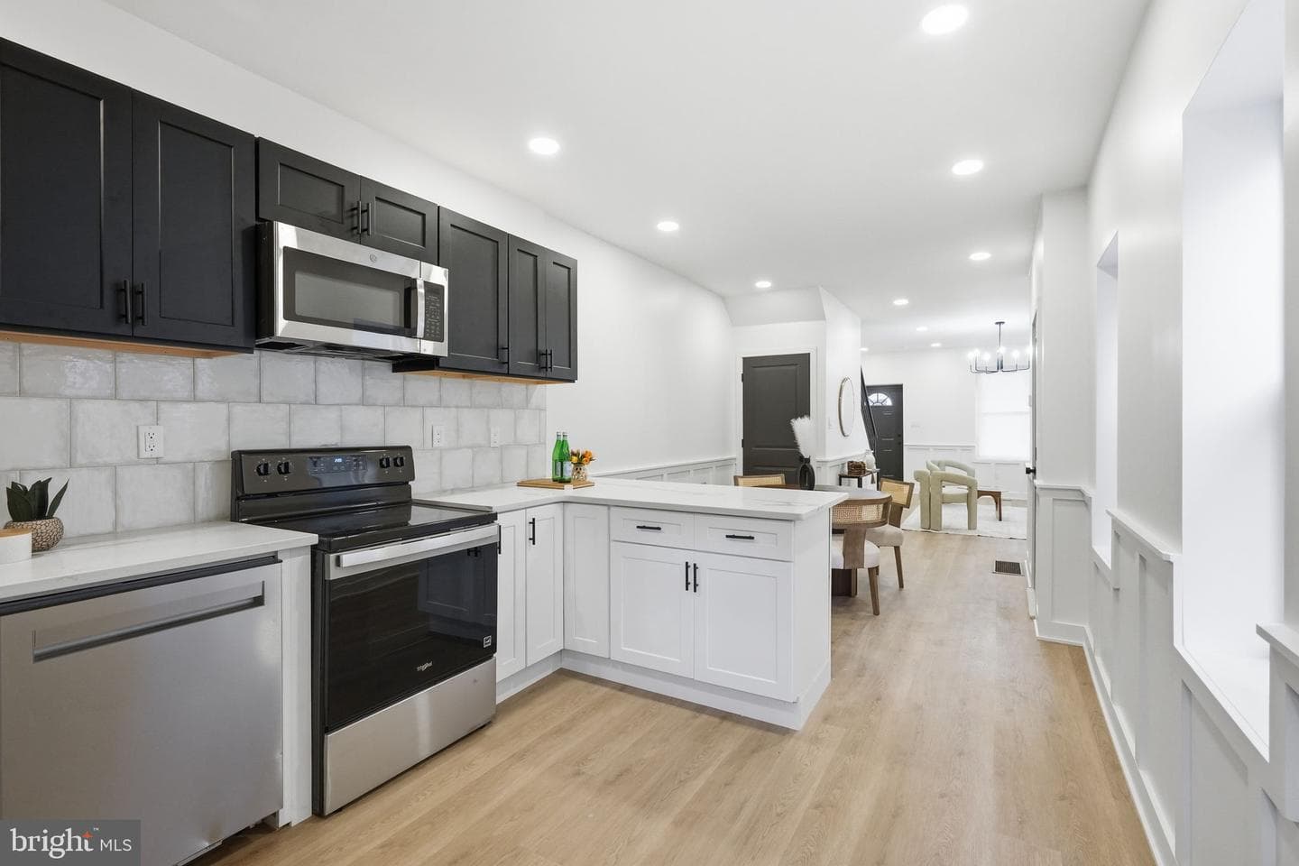 5430 Addison Street photo 15