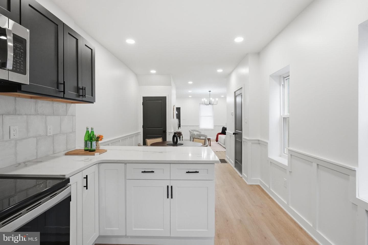 5430 Addison Street photo 16
